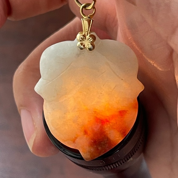 Vintage Jewelry - Natural untreated jadeite jade carved leaf pendant & gold tone paperclip chain